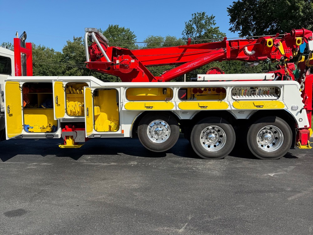 2023 Peterbilt 567 White (Key# 5300) 8